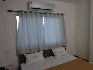 אויאיין Oyo 36211 Hotel Padma Palace מראה חיצוני תמונה