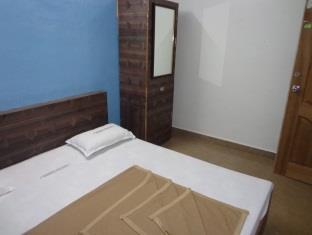 אויאיין Oyo 36211 Hotel Padma Palace מראה חיצוני תמונה